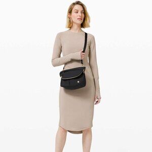 Lululemon All Night Festival Bag 5L Black & Gold